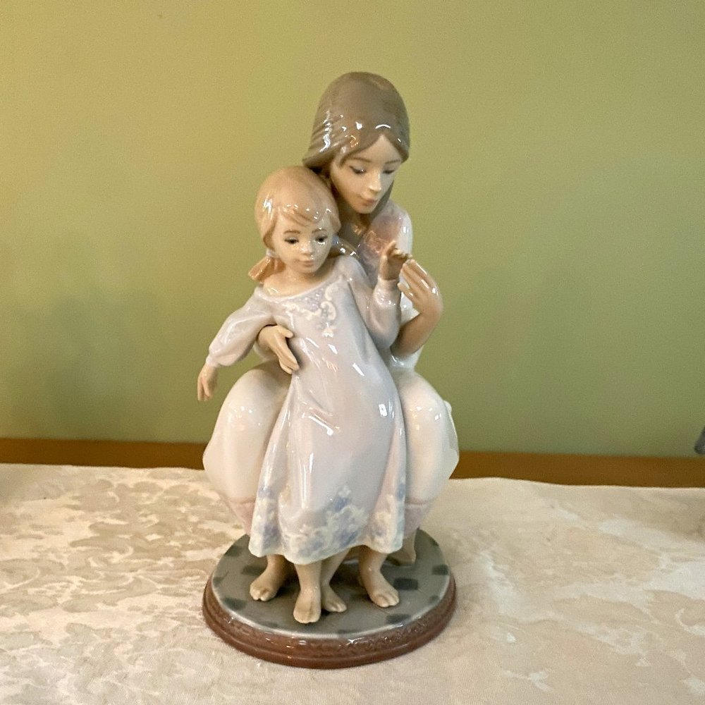 Lladro Tenderness Mother and Daughter 1527